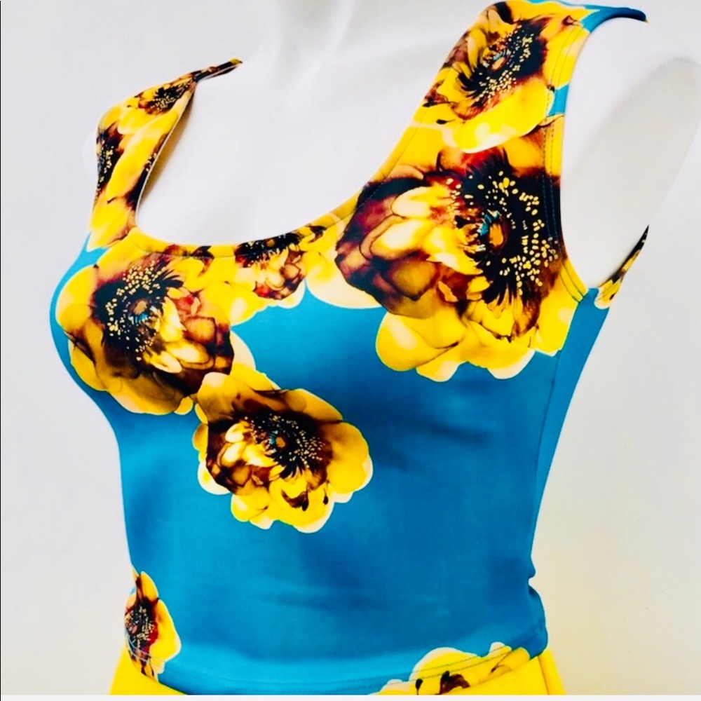 Nasty Gal blue/yellow crop top